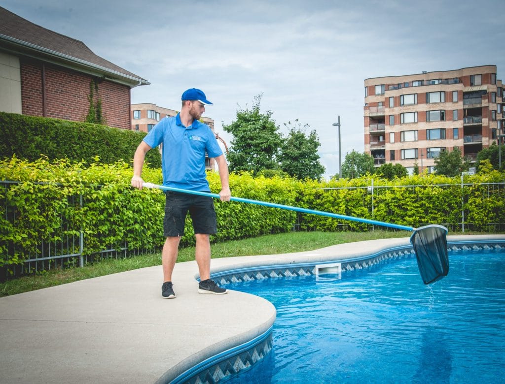 Avec un bon entretien, l'eau trouble dans la piscine ne sera plus un problème!